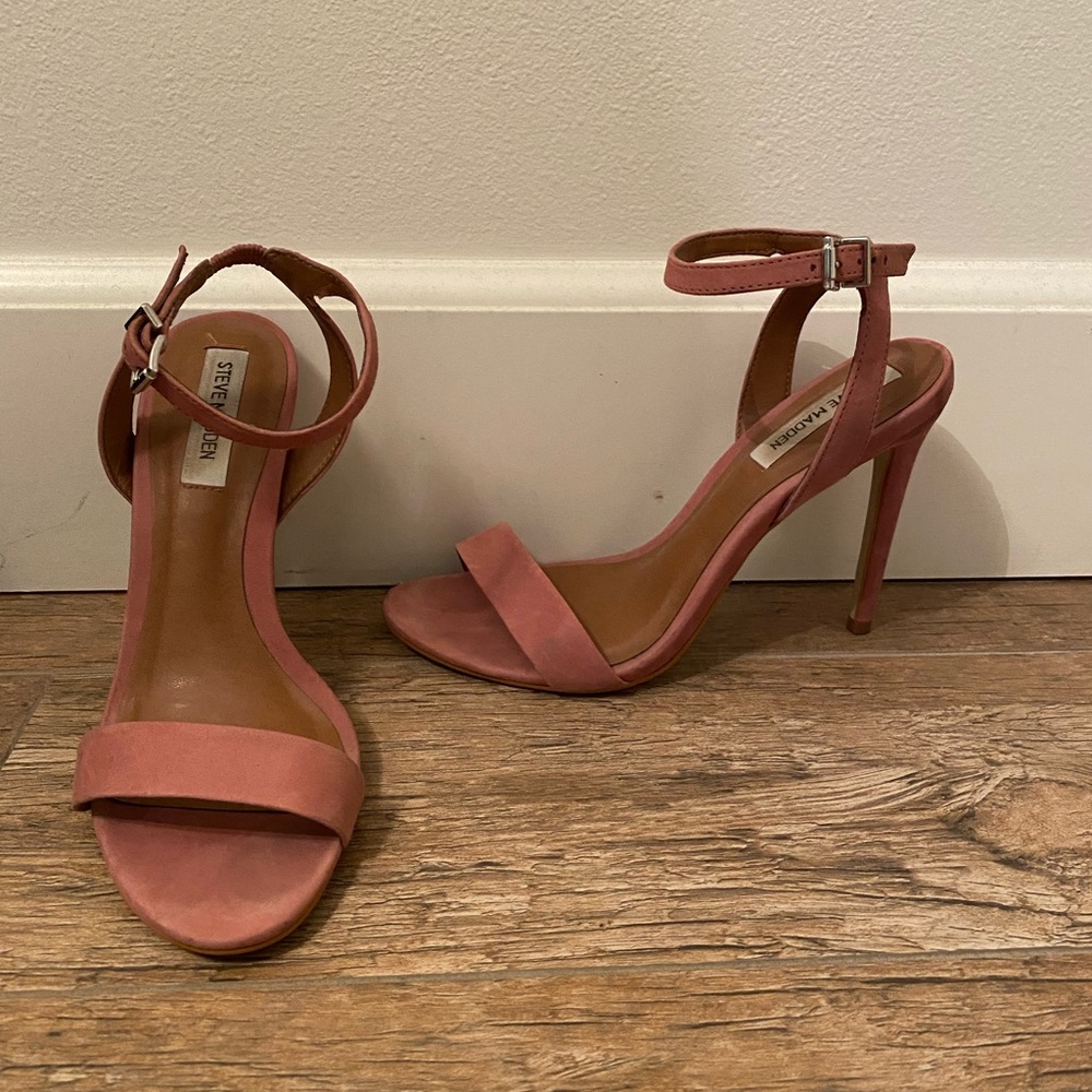 7.5 Steve Madden heels